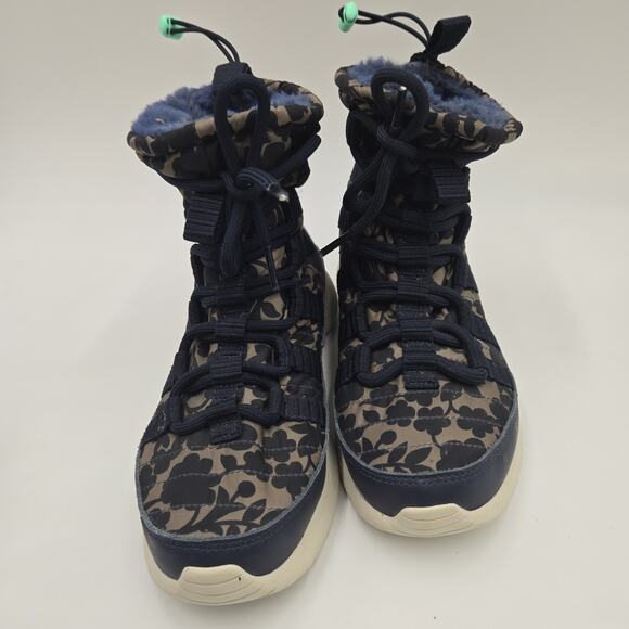Nike Roshe One Liberty Women's Sneaker Boots 6 M Fur Lined Tan Blue Floral - Picture 2 of 6